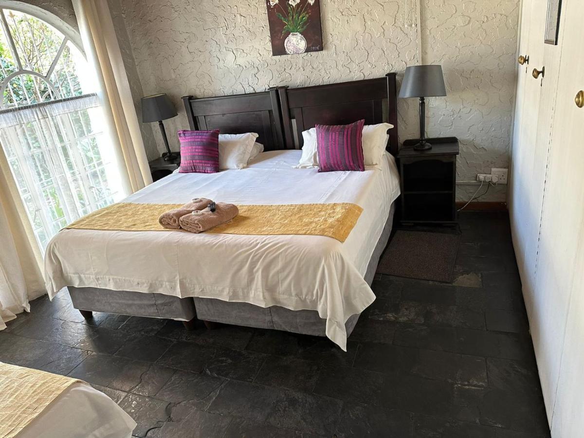 Just Tiffany Guest House & Conference Facility Потчефструм Екстериор снимка
